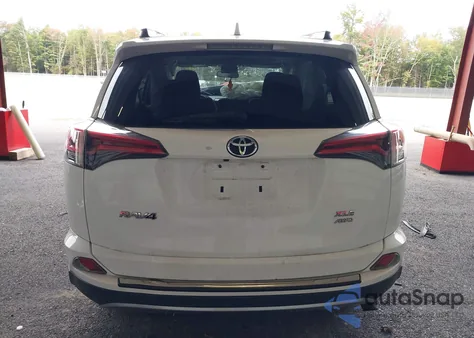 2018 Toyota Rav4 Xle из США, поврежденный, VIN 2T3RFREV9JW744451